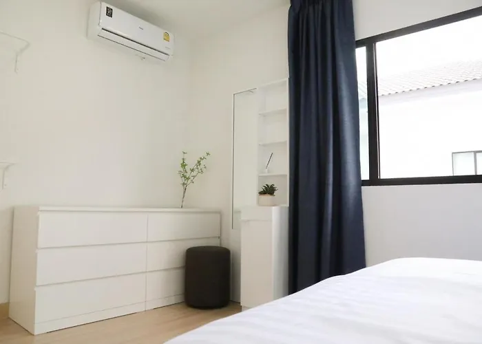 Apartment Cozy Homey Place Townhome Bangkok